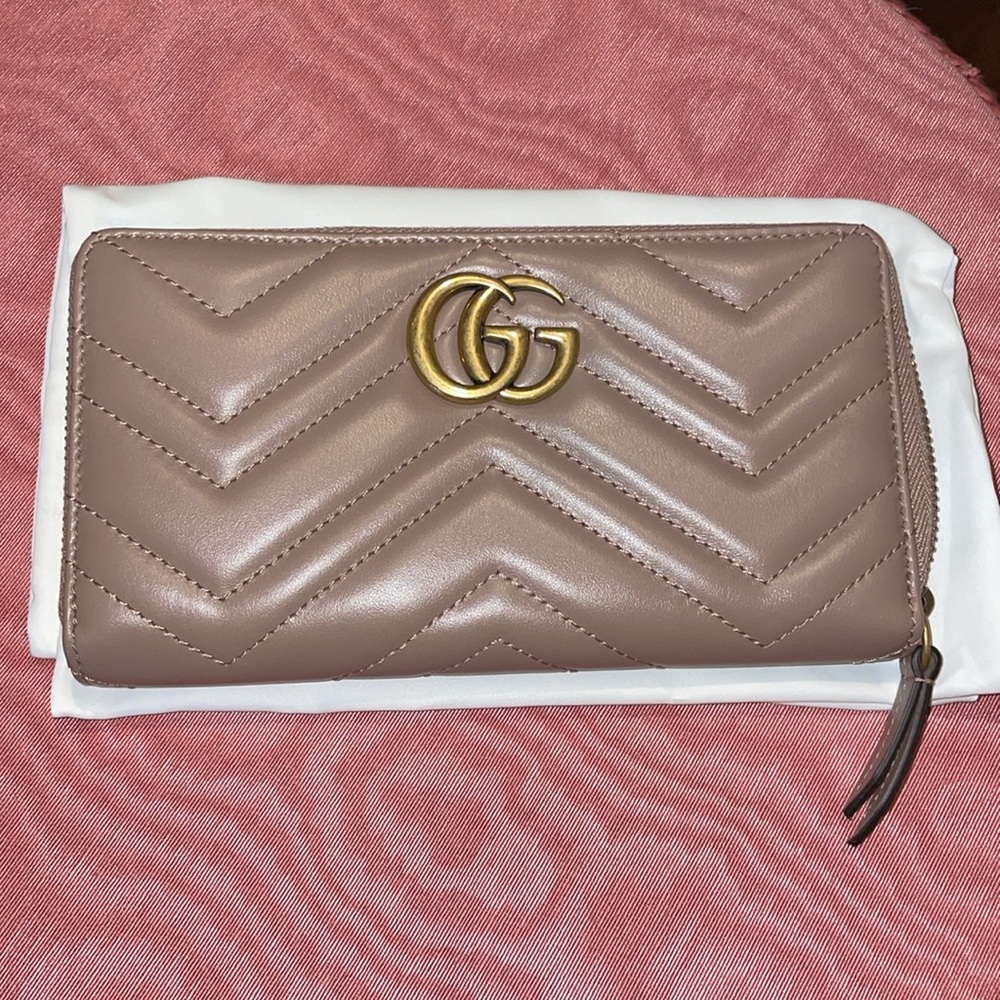 NWOT gucci GG Marmont wallet